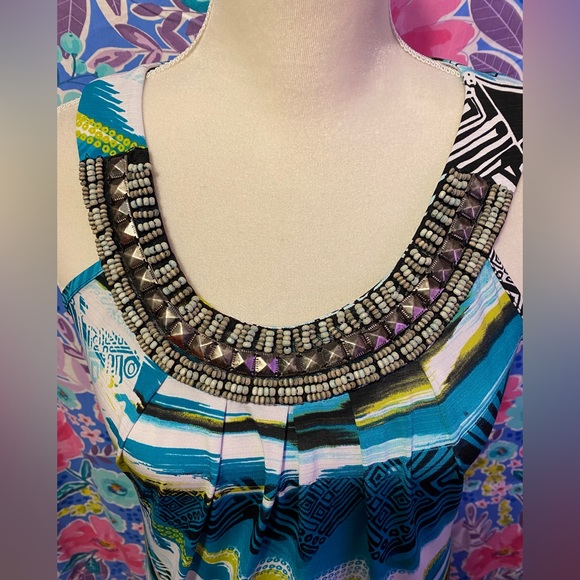 💕3 for $20💕 Tank Tops with wooden like beans - Picture 2 of 7